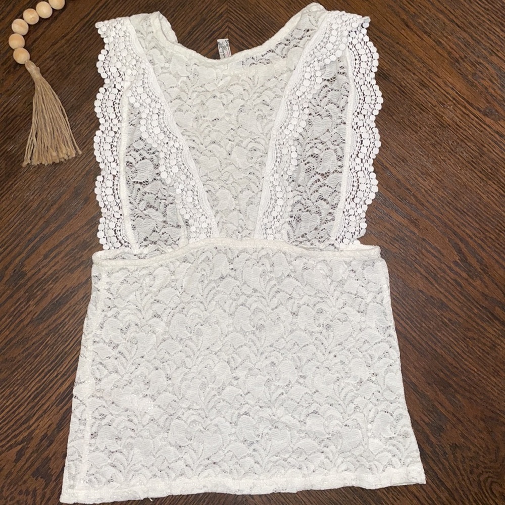Free people intimately lace sleeveless racer back Small top NWOT - Picture 9 of 9